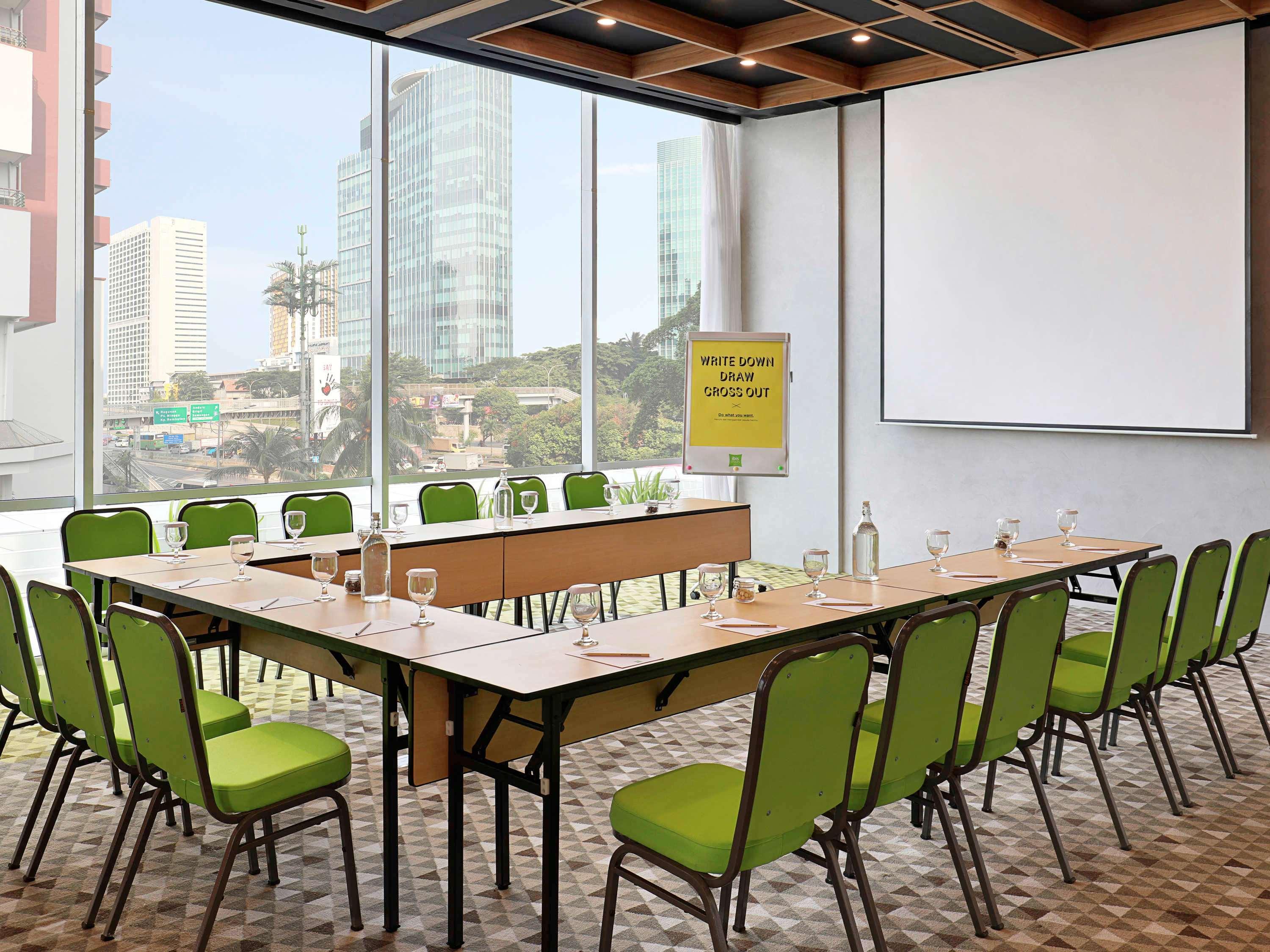 Ibis Styles Jakarta Simatupang Eksteriør bilde