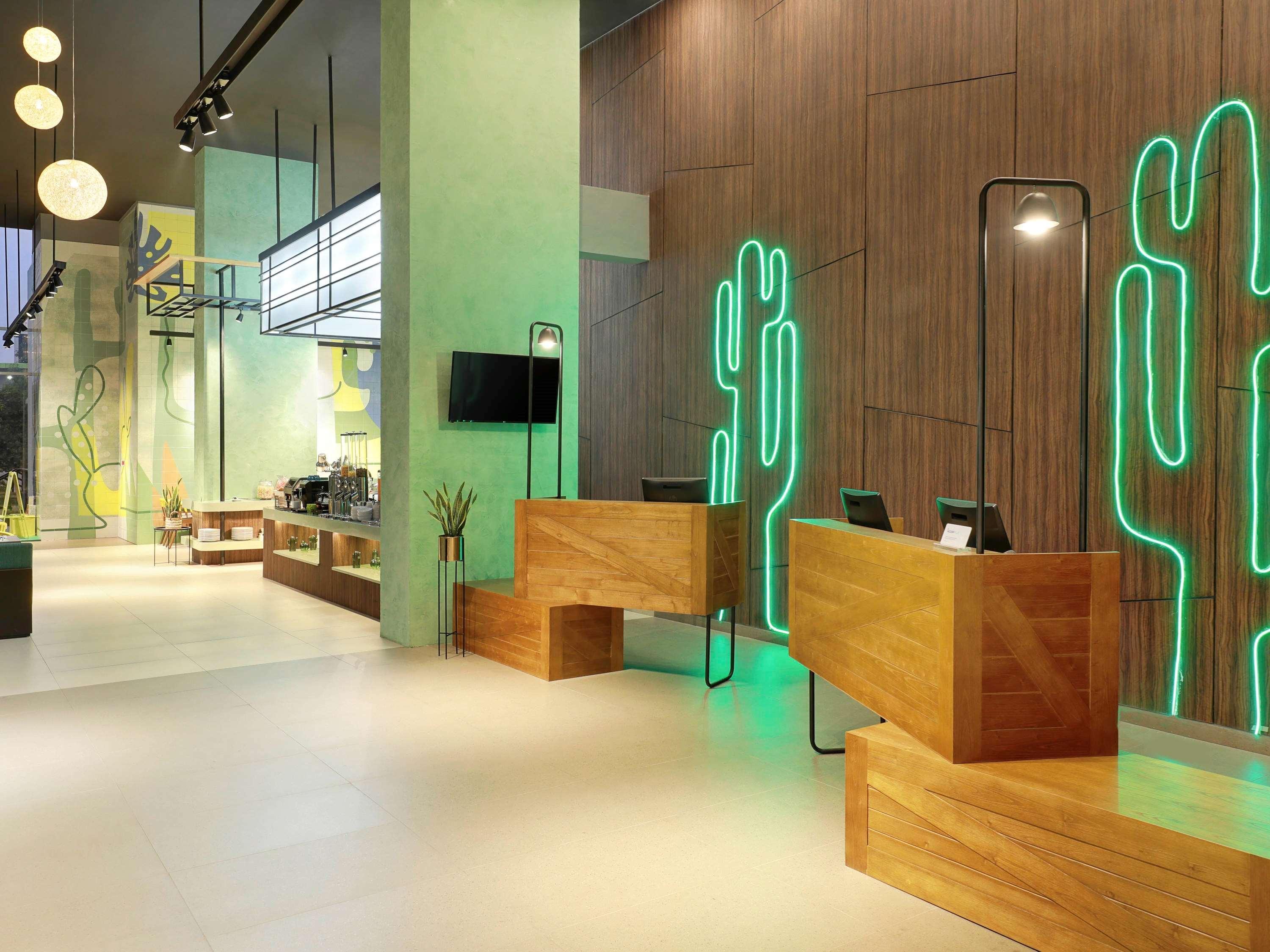 Ibis Styles Jakarta Simatupang Eksteriør bilde