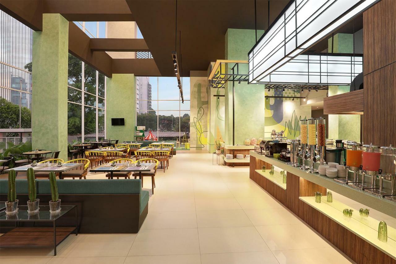 Ibis Styles Jakarta Simatupang Eksteriør bilde